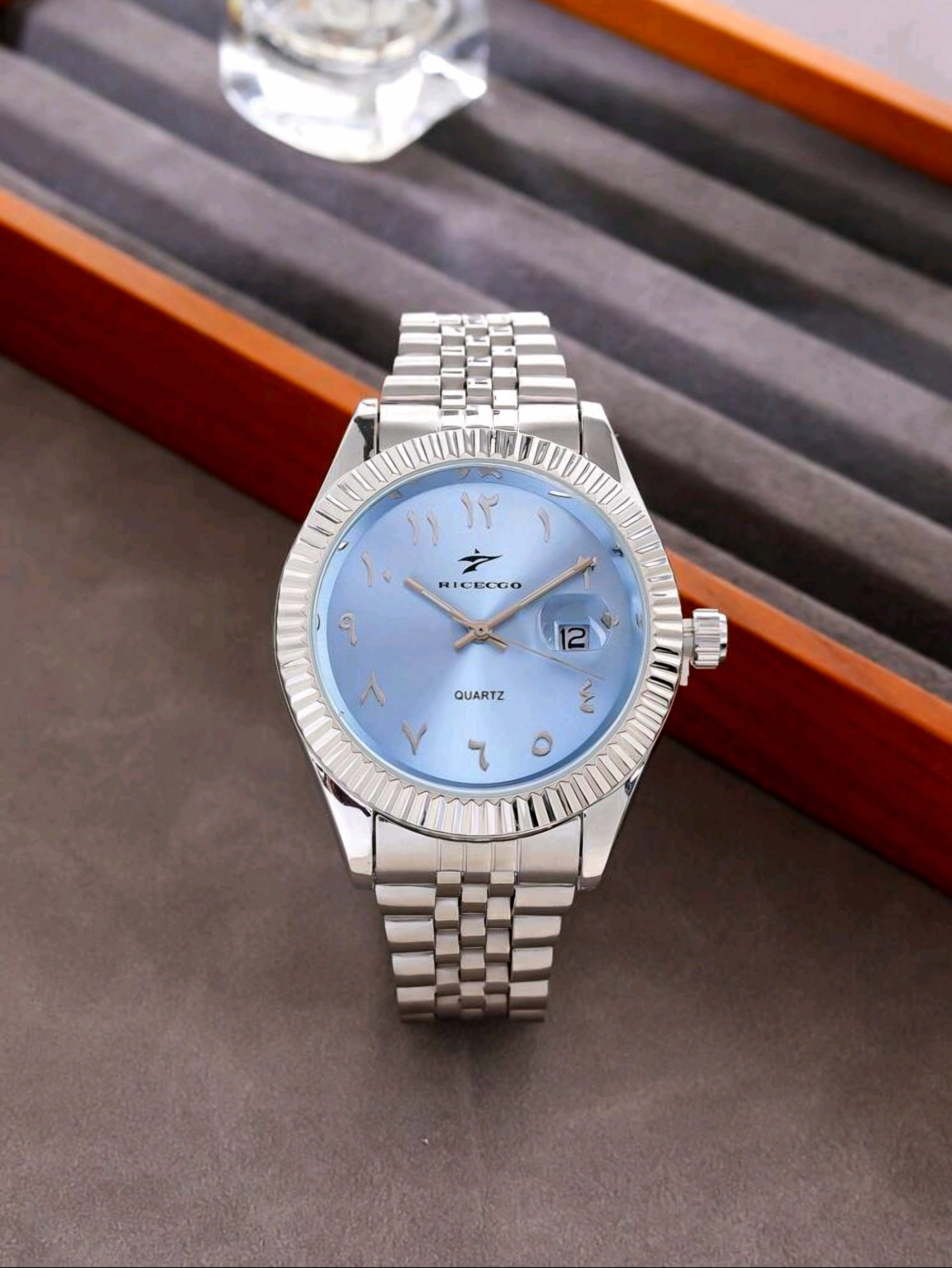 Classic Quartz Watch for Men