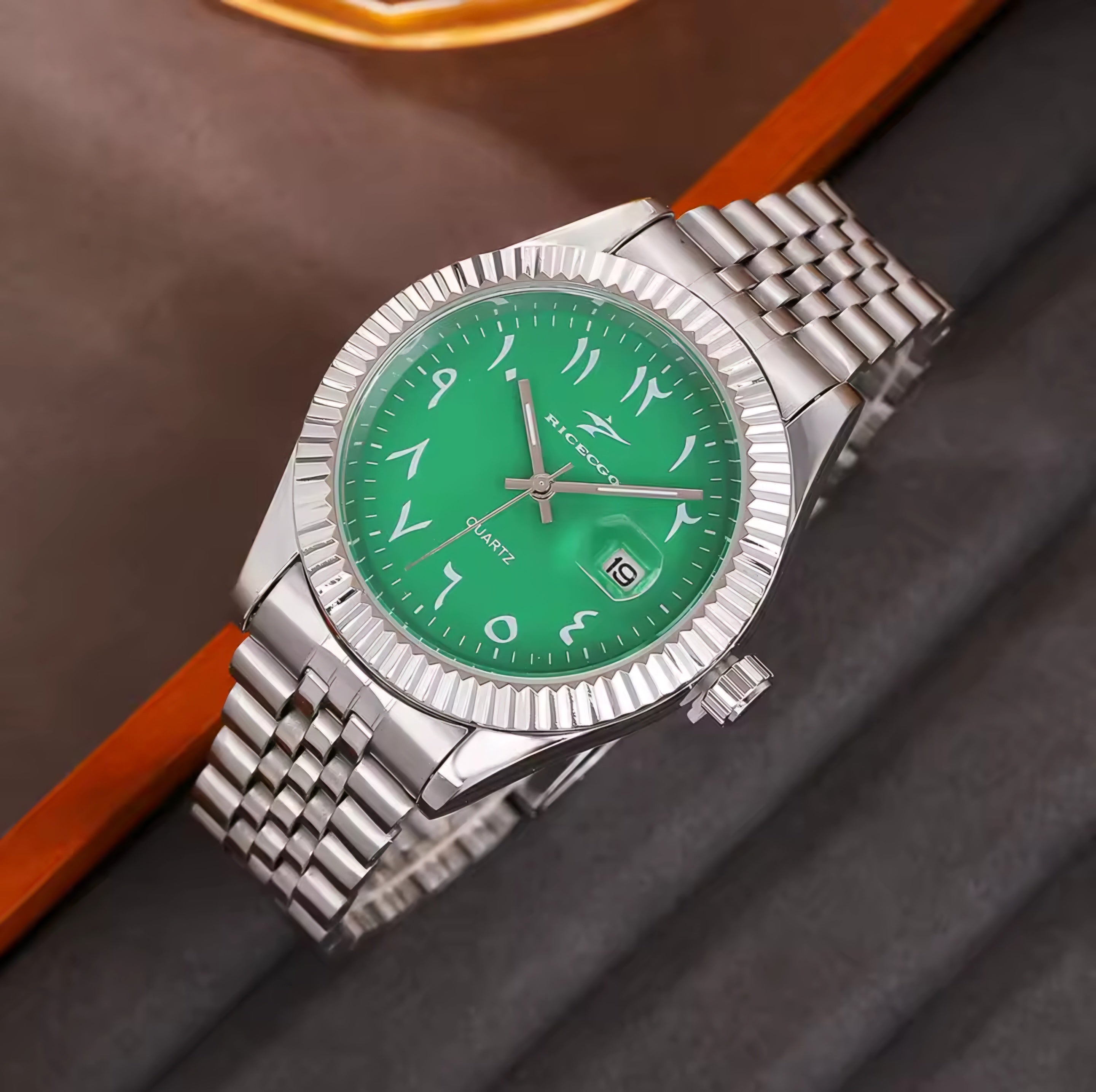 Classic Quartz Watch for Men